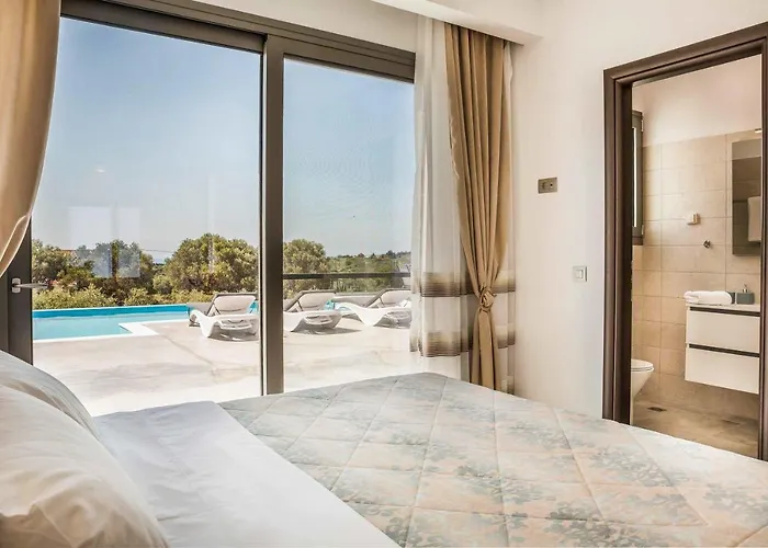 Theofilos Villa Mousata